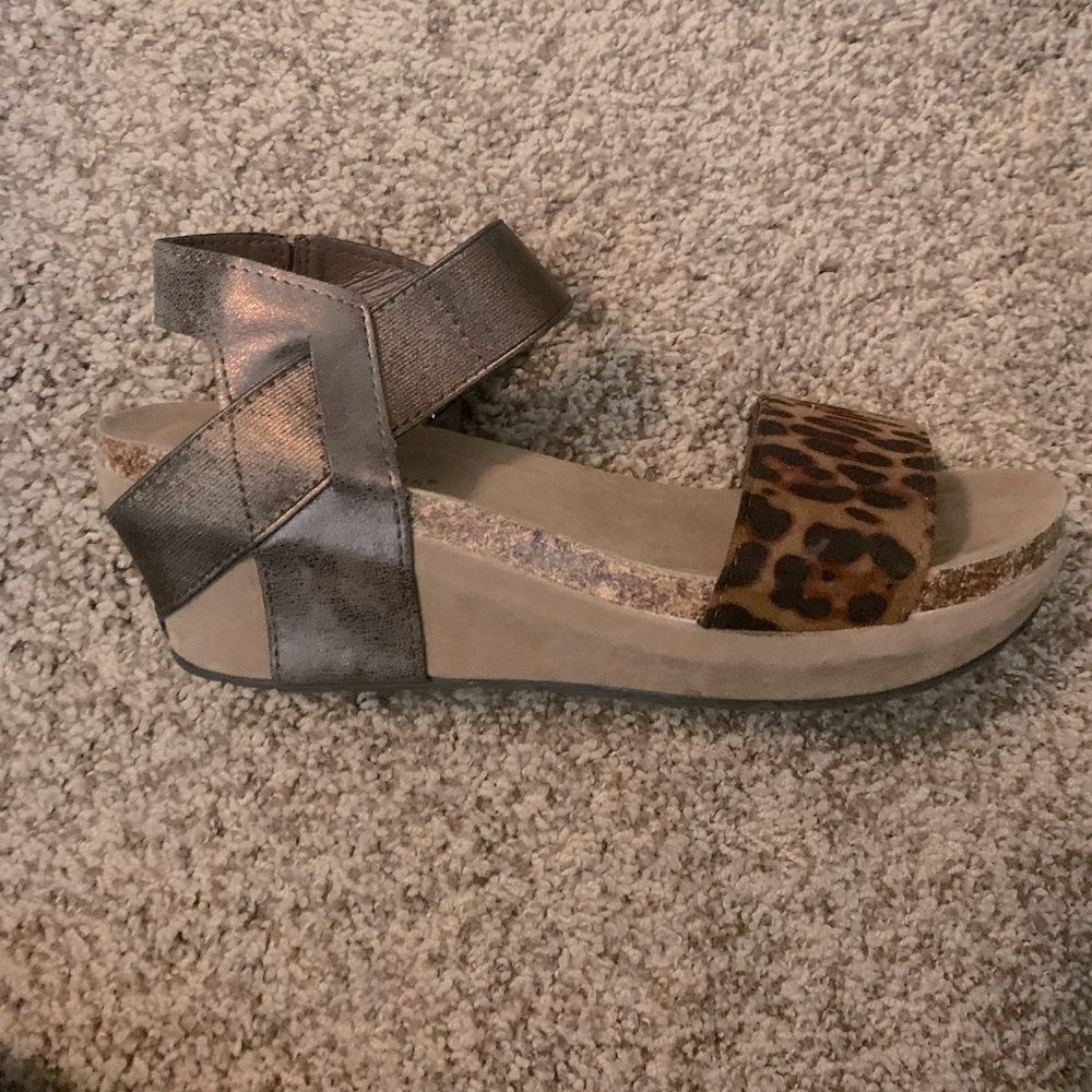 Leopard wedges